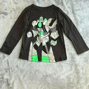 OshKosh B'gosh -  long sleeve cotton tee. Size 3T
